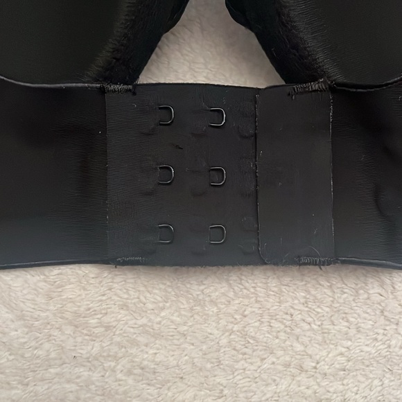Black Unlined Strapless Bra - Picture 3 of 4